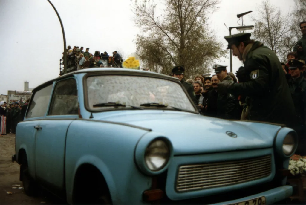 berlin_traban_bleue