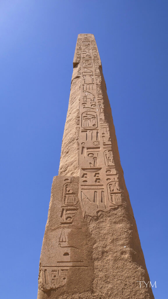Temple de Karnak_38_colonnes_Obélisque d'Hatchepsout_TYM