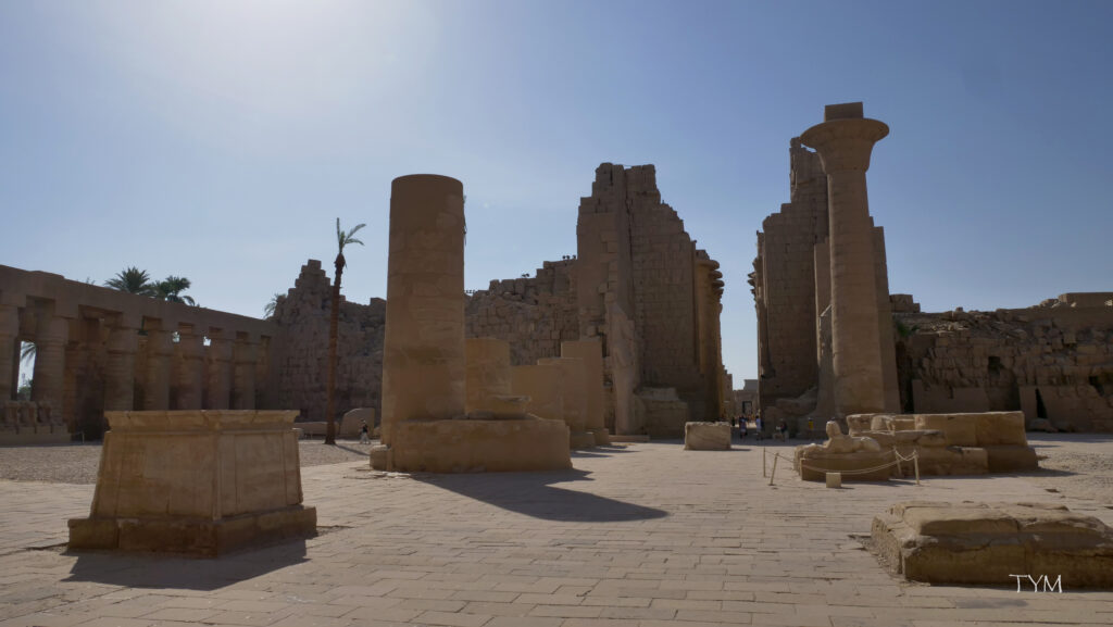 Temple de Karnak_7_cour_TYM